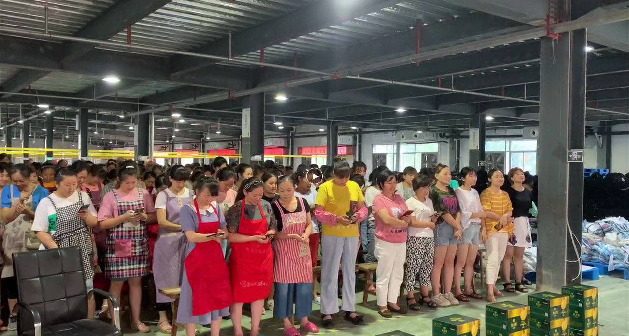 安徽骄阳软门有限责任公司工分制第二季度奖励大会